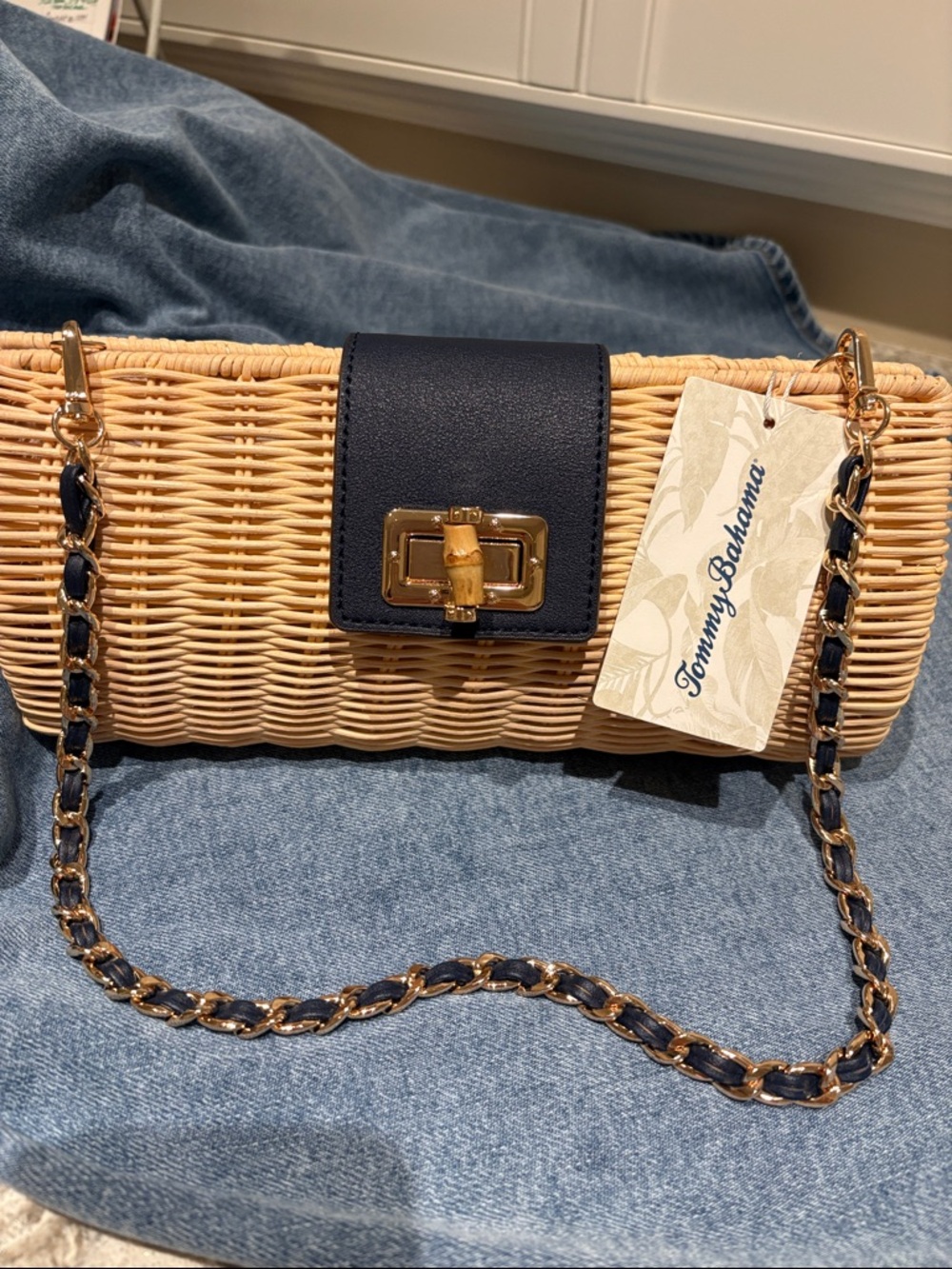 NWT Tommy Bahama NAVY Leather-Trim Wicker Bag w detachable Gold/Navy Chain